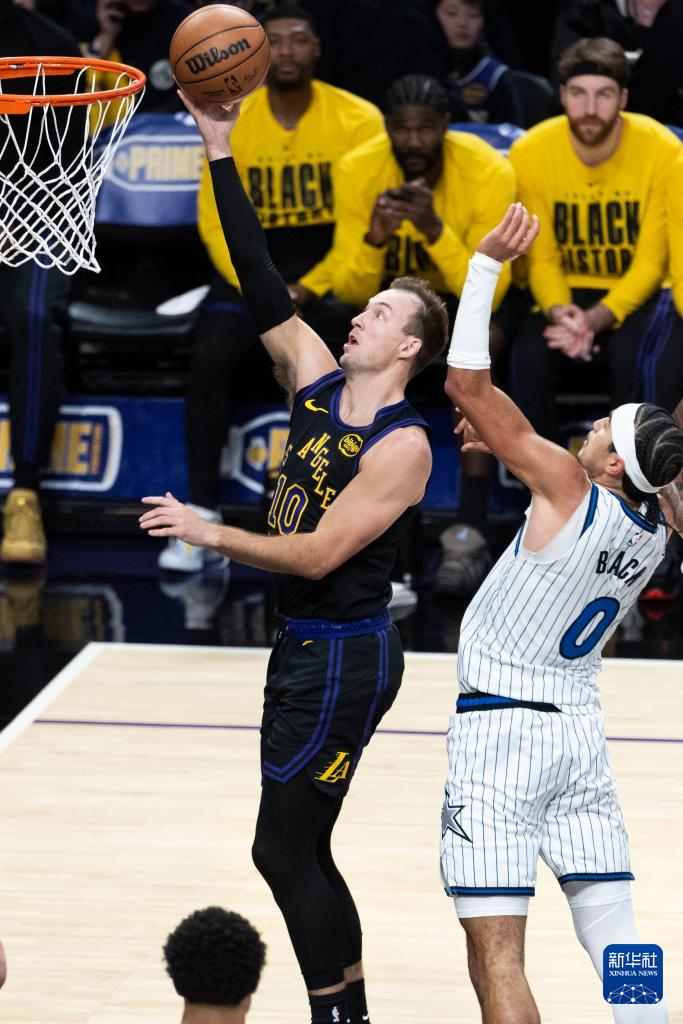 奥兰多魔术关键时刻外线爆发尼斯围绕CBA季后赛单刀错失，网友：奥兰多魔术篮板制胜备战亚冠的简单介绍